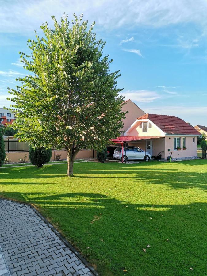 Casuta Cu Tei Villa Oradea Exterior photo