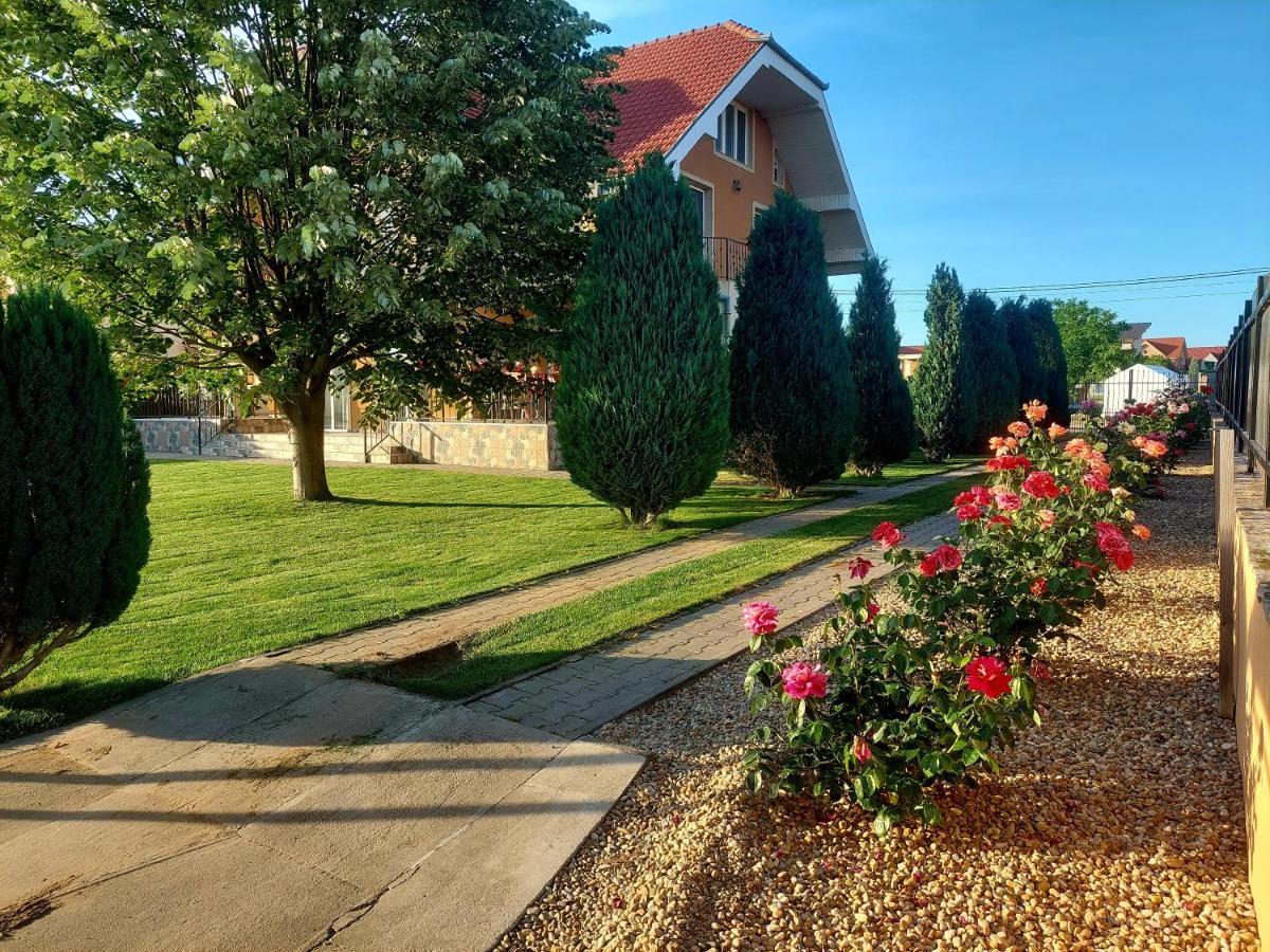 Casuta Cu Tei Villa Oradea Exterior photo